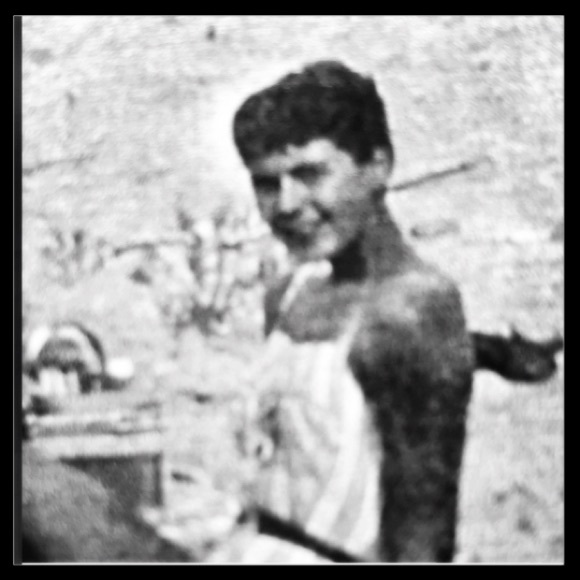 Anyone near the Nashville area, say HEY! Love to all! 
Happy Poshing! - Picture 2 of 8